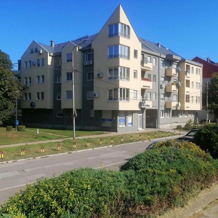 River Lux Sremska Mitrovica Exterior photo