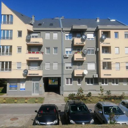 River Lux Sremska Mitrovica Exterior photo