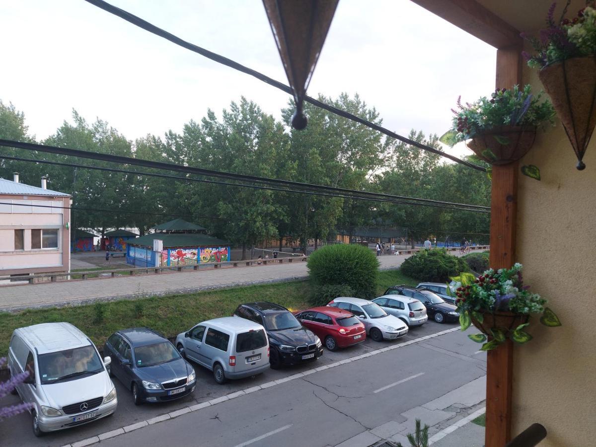 River Lux Sremska Mitrovica Exterior photo