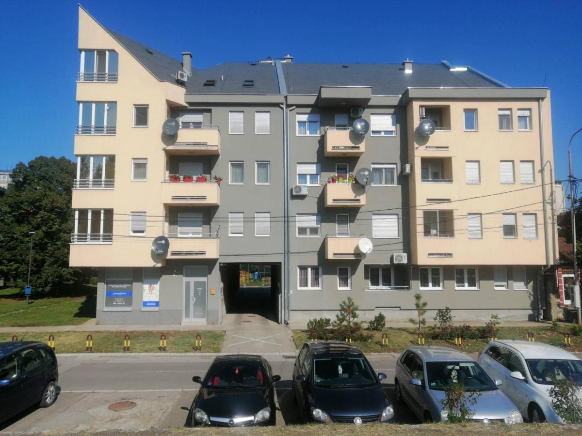 River Lux Sremska Mitrovica Exterior photo